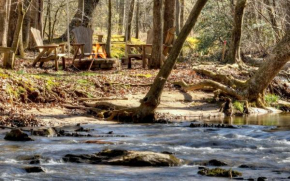 Cozy Creek Cabin Creekside comfort with a firepit and more